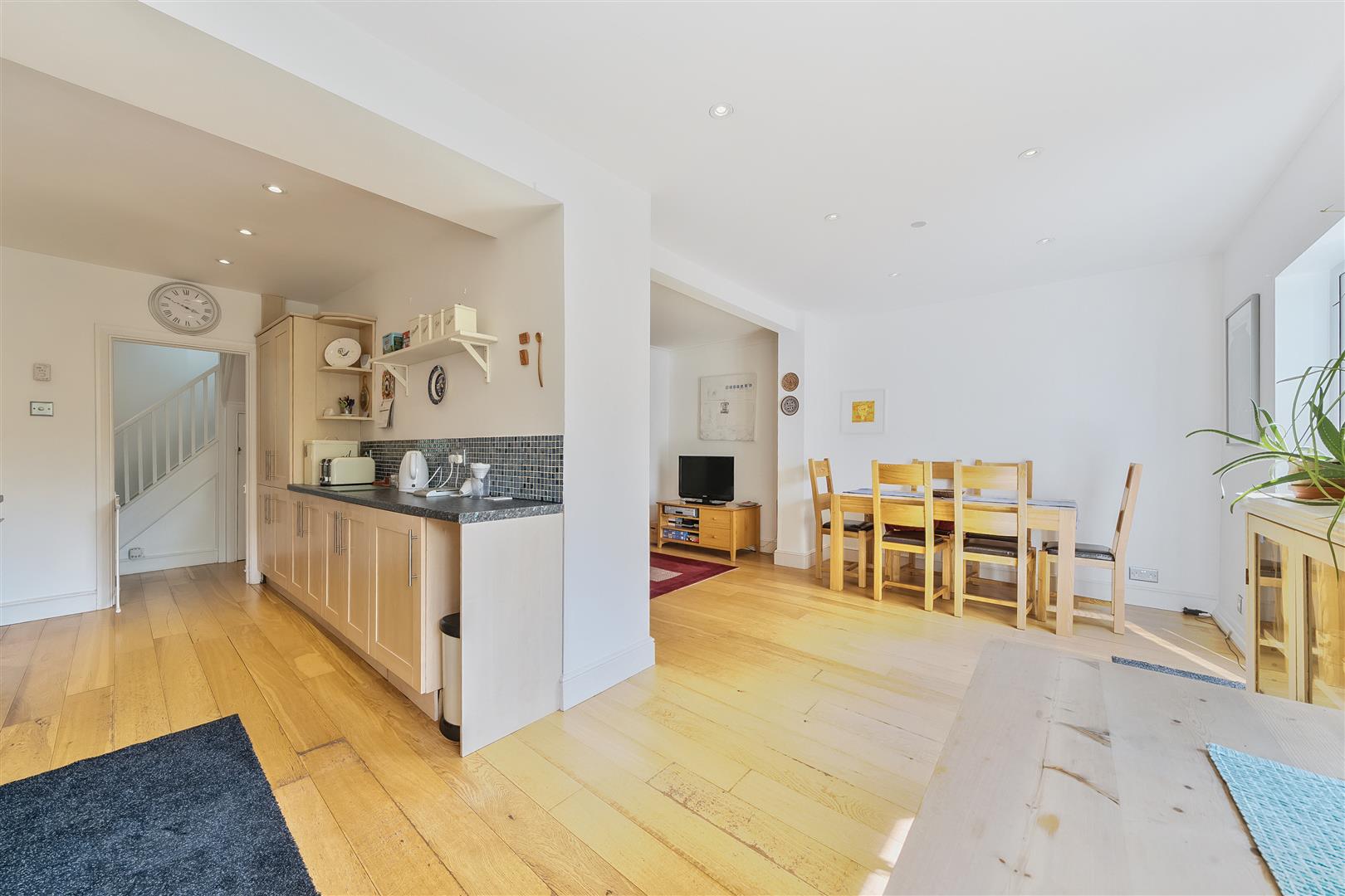 Latchmere Lane, Kingston Upon Thames Gibson Lane